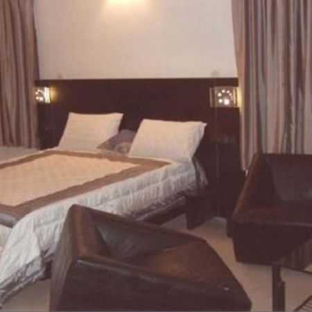 Hotel T.A.P. Gold Crest Bangalore Ruang foto