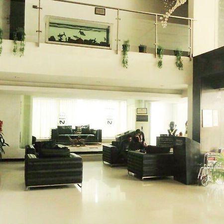 Hotel T.A.P. Gold Crest Bangalore Bagian luar foto