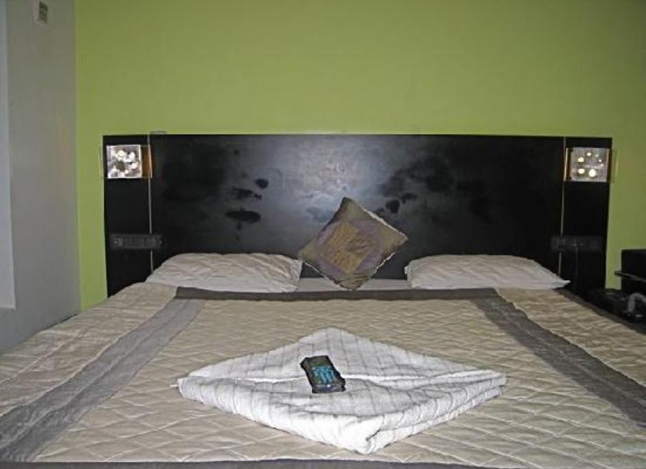 Hotel T.A.P. Gold Crest Bangalore Ruang foto