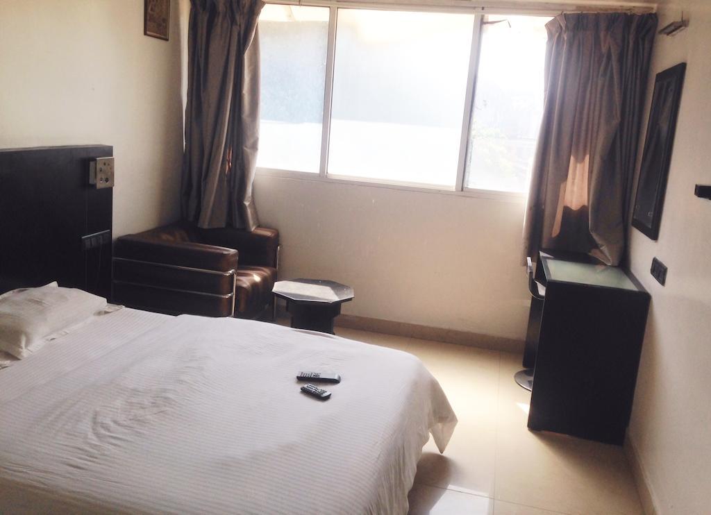 Hotel T.A.P. Gold Crest Bangalore Ruang foto