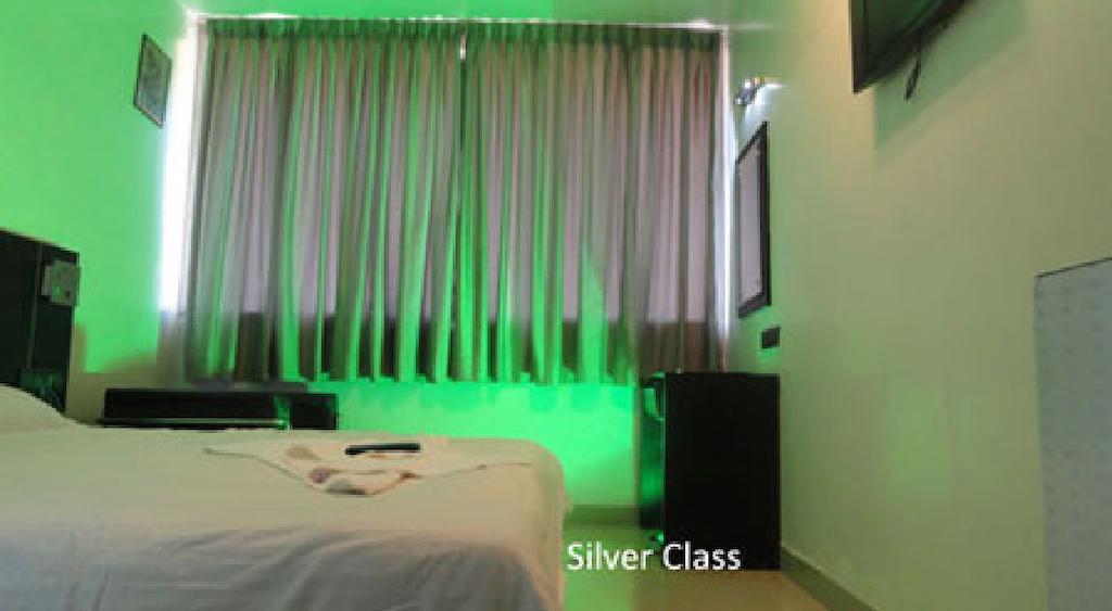 Hotel T.A.P. Gold Crest Bangalore Ruang foto