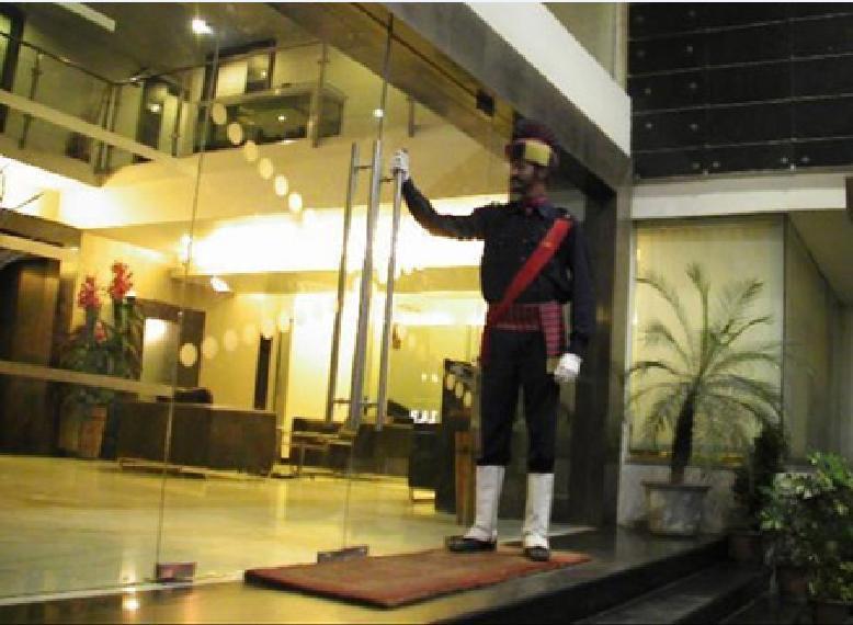 Hotel T.A.P. Gold Crest Bangalore Bagian luar foto